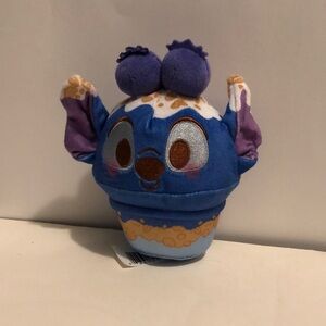 Disney munchlings stitch blueberry frozen yogurt